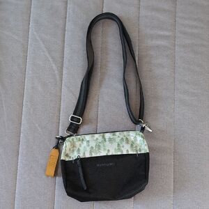 Sherpani Black and Cream Crossbody Bag